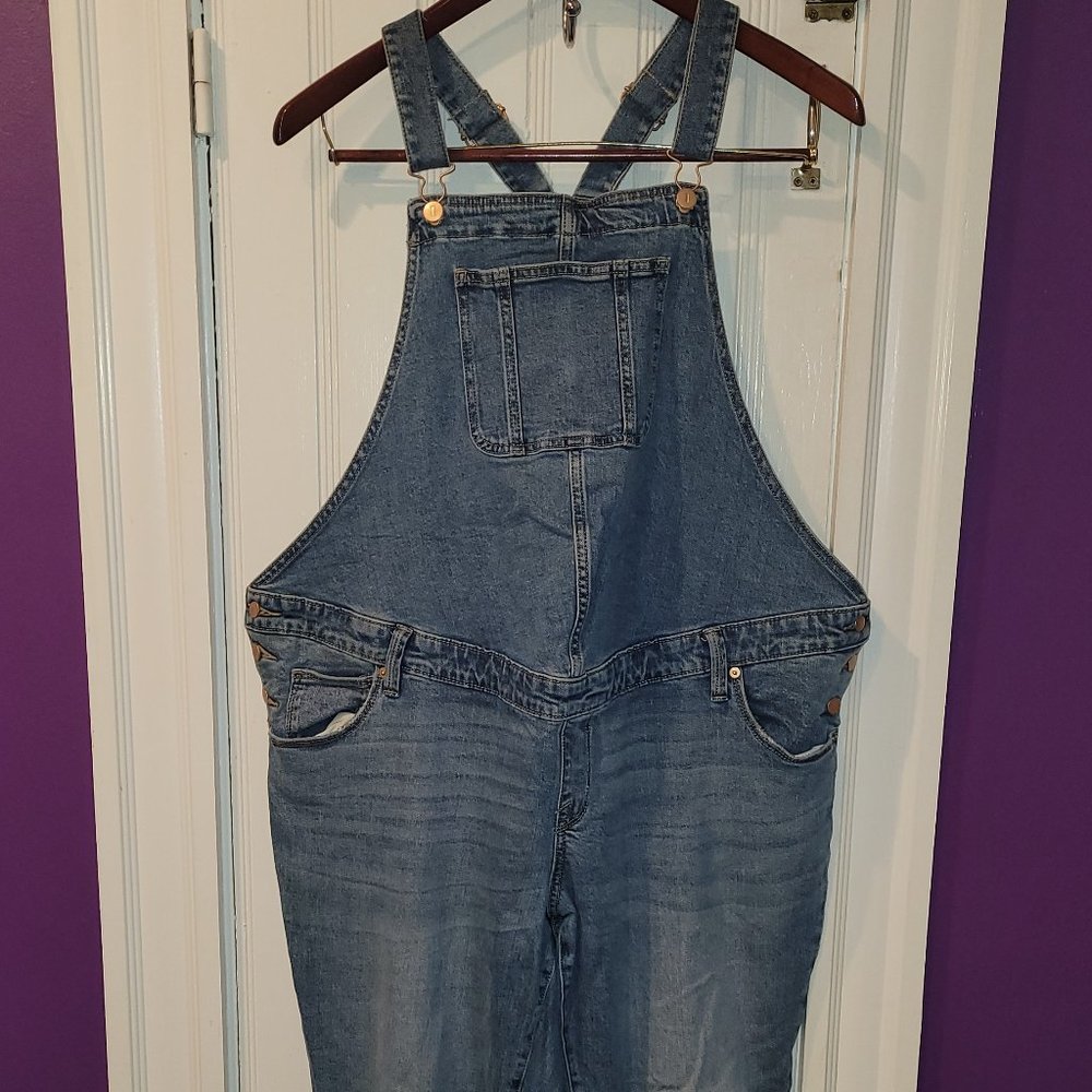 Ingrid & Isabel Denim Maternity Overalls	Denim size 14